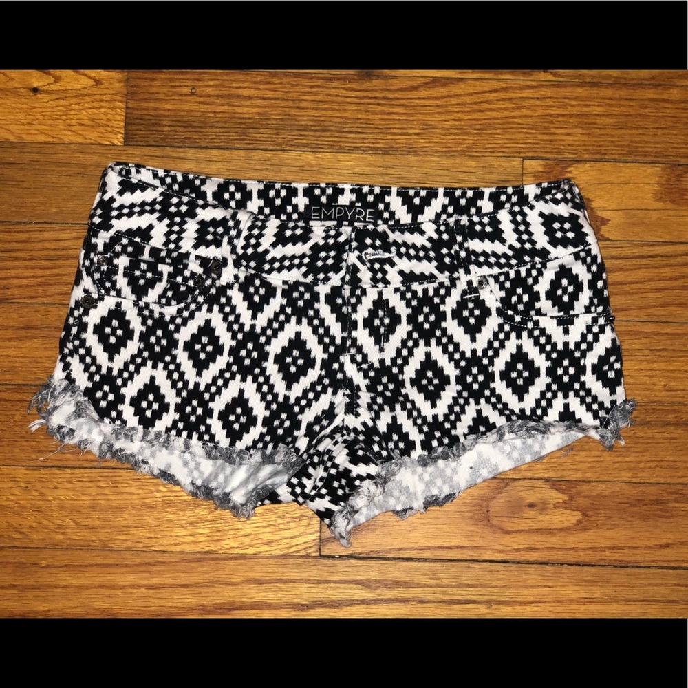 Empyre Black and White Aztec Short Shorts Size 1